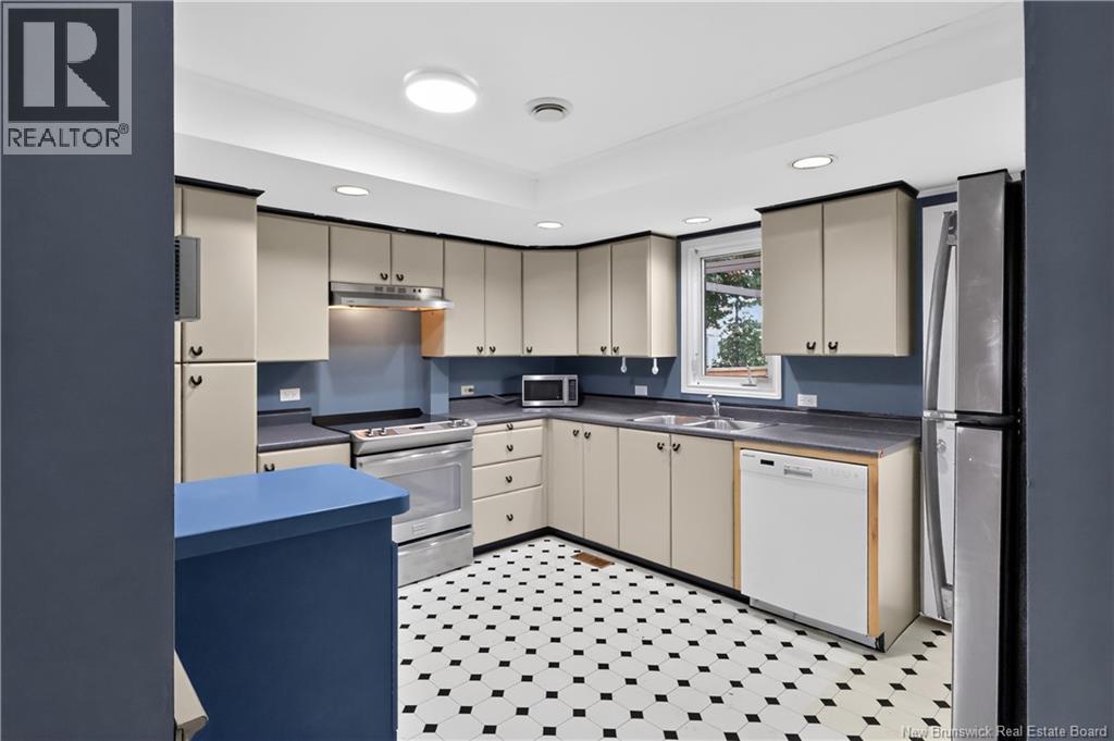 19 Copp Street - 16