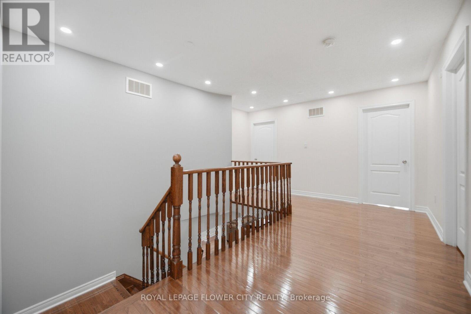 4 CASTLE MOUNTAIN DRIVE - 22