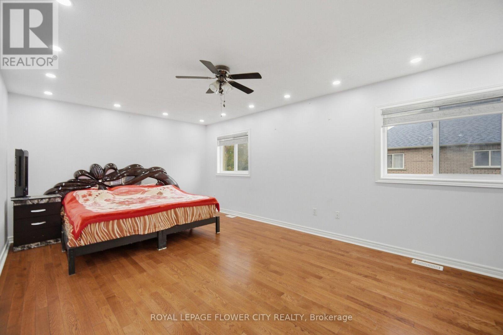 4 CASTLE MOUNTAIN DRIVE - 24