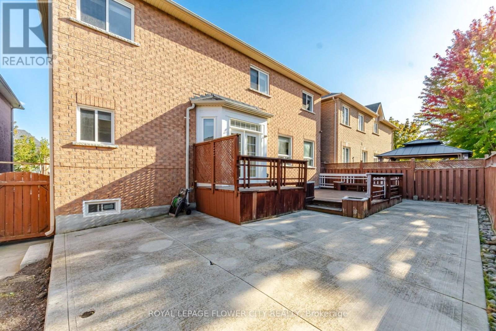 4 CASTLE MOUNTAIN DRIVE - 40