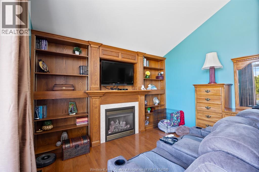 230 ST PETER - Image 17
