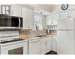 3pc Bathroom - 11 Green Lane, Falmouth, NS B0P1P0 Photo 6
