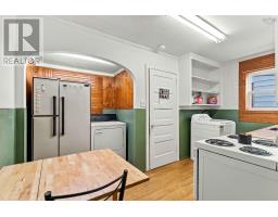 Mud room - 19 Central Boulevard, Liverpool, NS B0T1K0 Photo 7