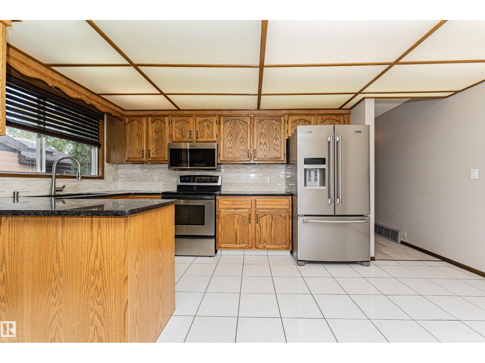15903 111 ST NW - 16
