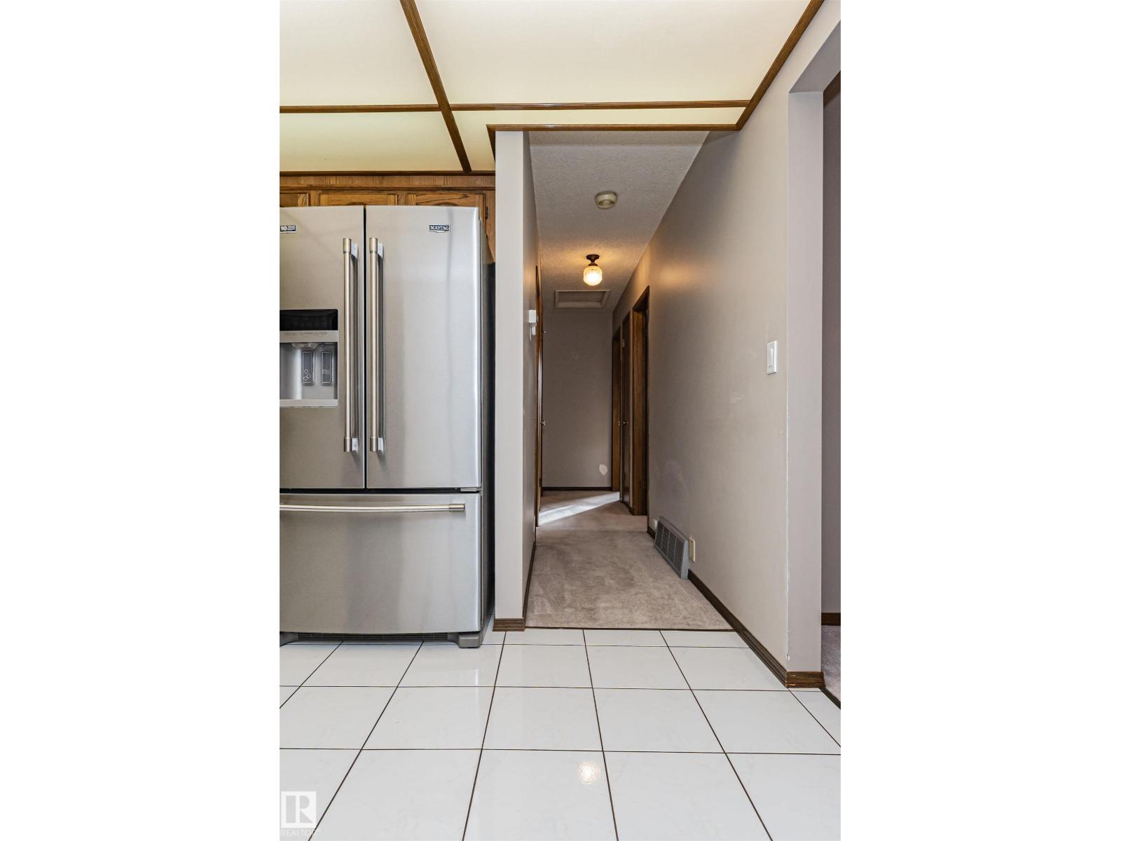 15903 111 ST NW - 18