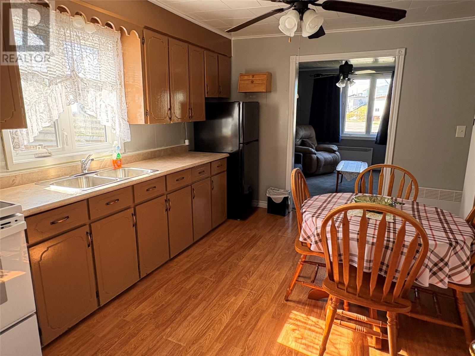 38 BROOK Street - 5