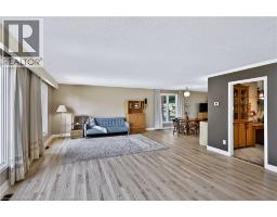 Living room - 22 Oakridge Drive, Stoney Creek, ON L8G2T6 Photo 12