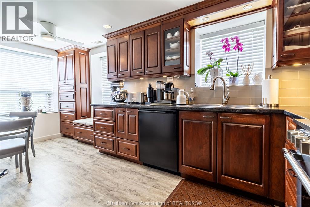 #801 10 VAN ALLEN AVENUE - 21