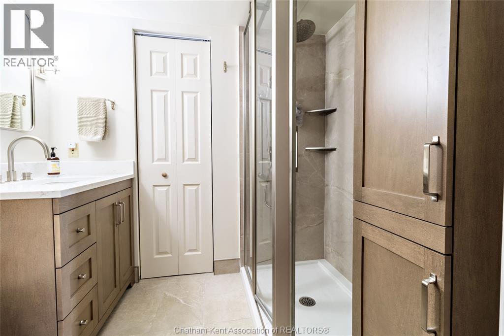#801 10 VAN ALLEN AVENUE - Image 17