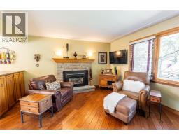 Recreation room - 512 Zone Street, Plympton Wyoming, ON N0N1T0 Photo 6