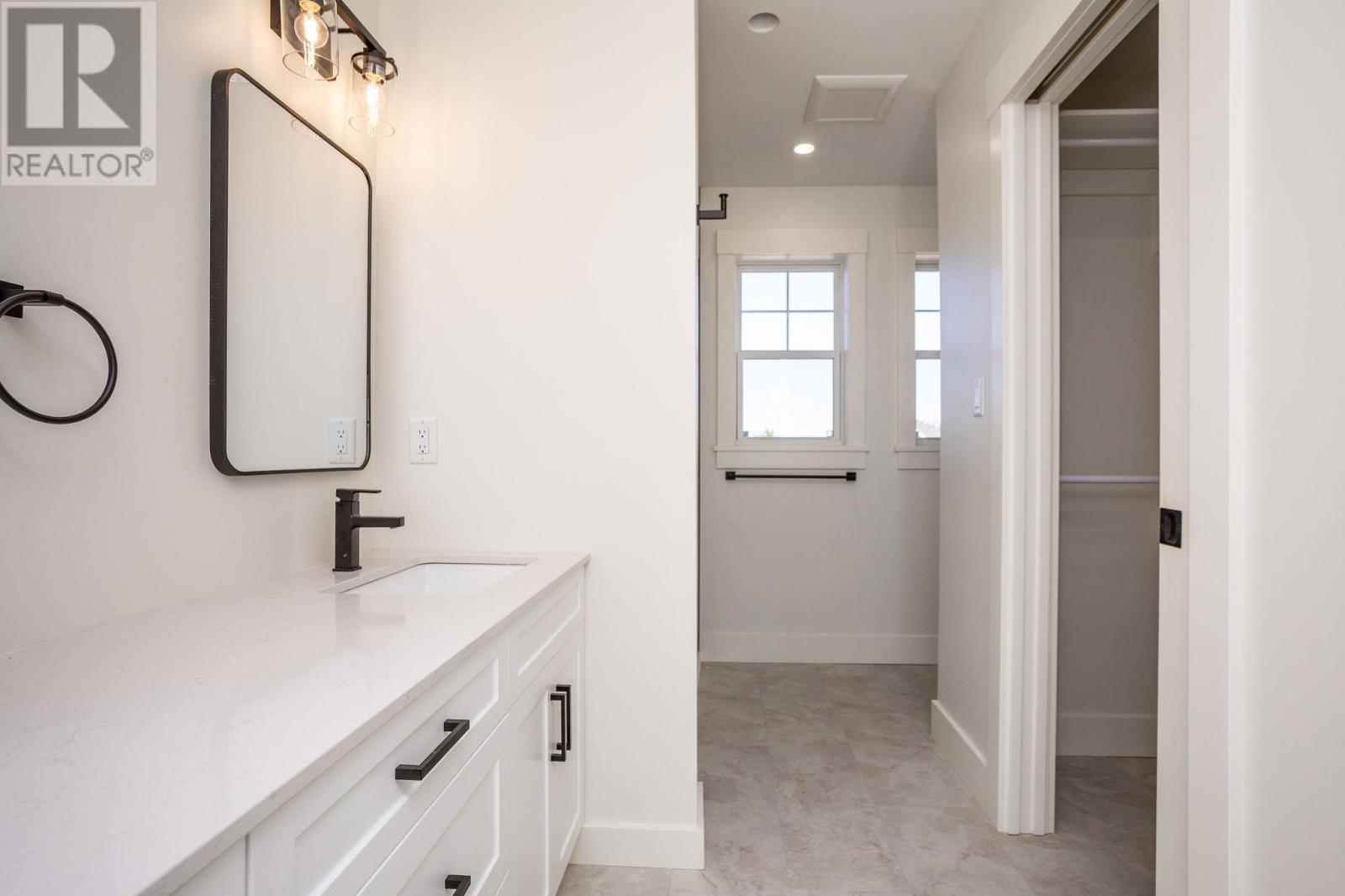 2 Carter Court - 33