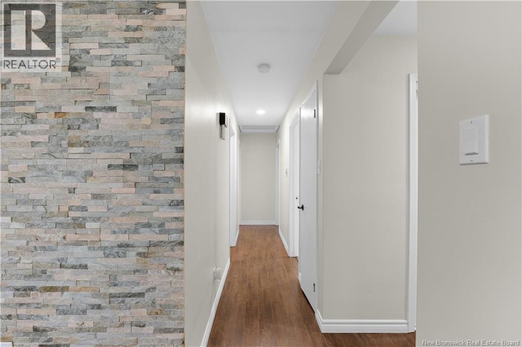 14 Laird - Image 17