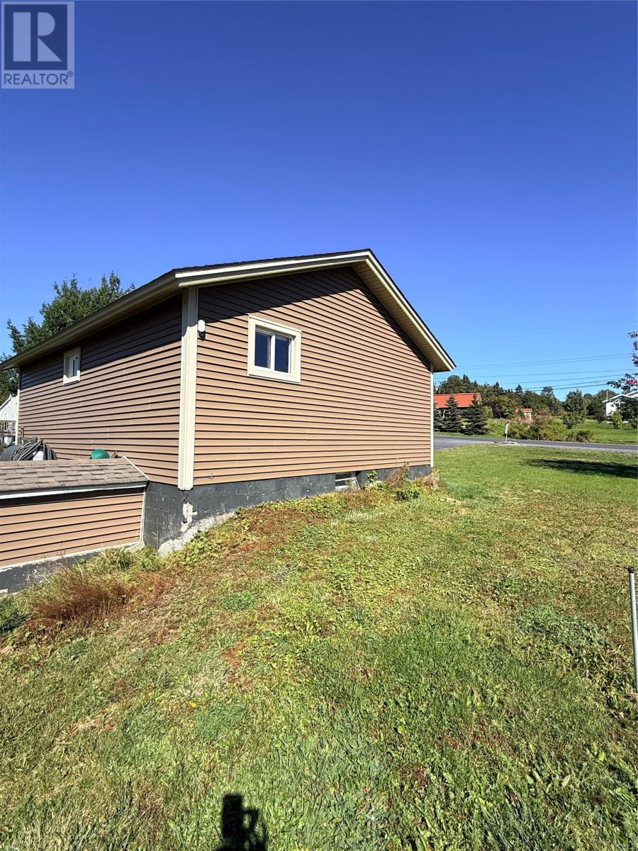 792 Random Island Road - 9