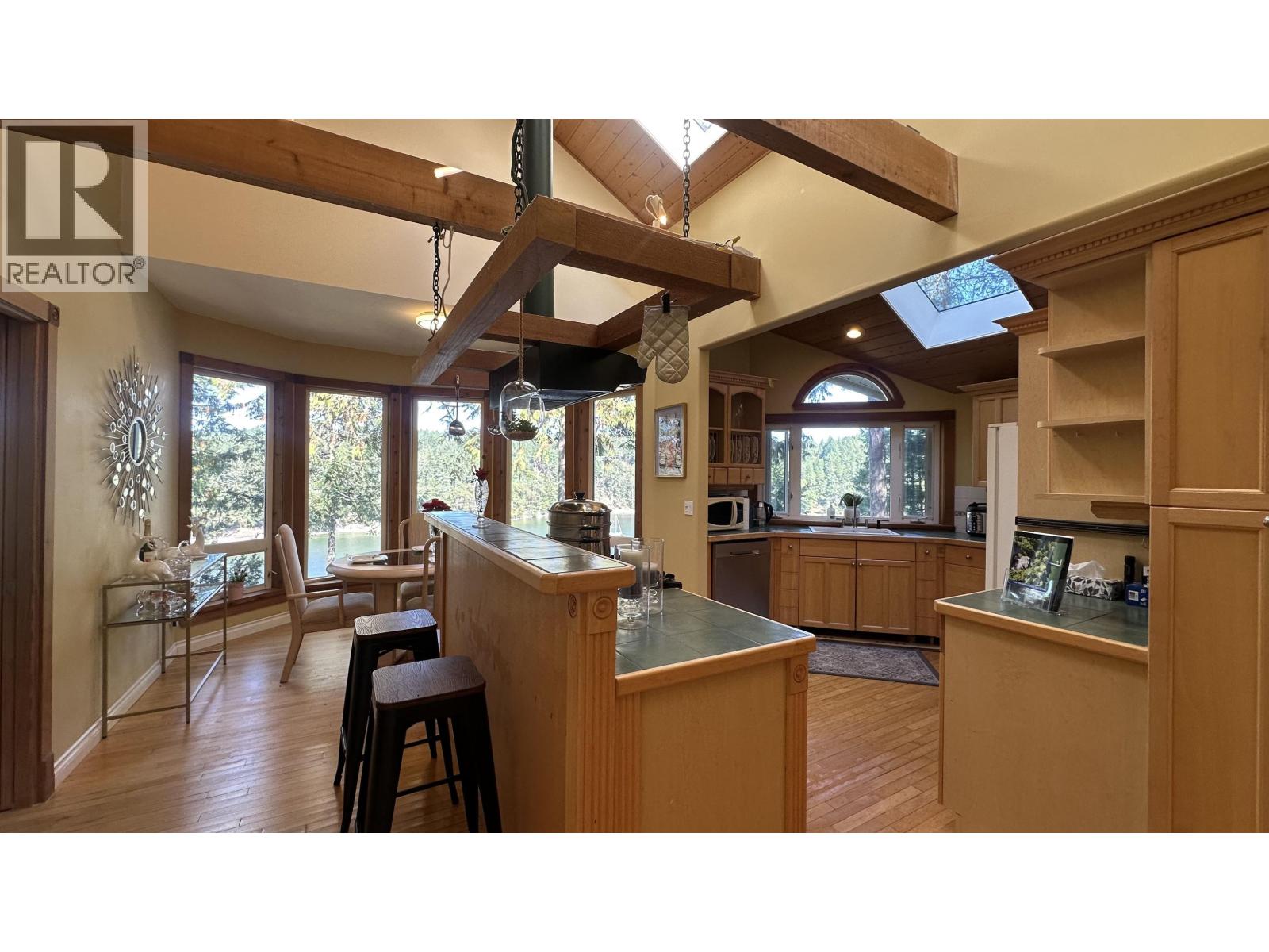 165 ONTARIO PLACE, Salt Spring Island