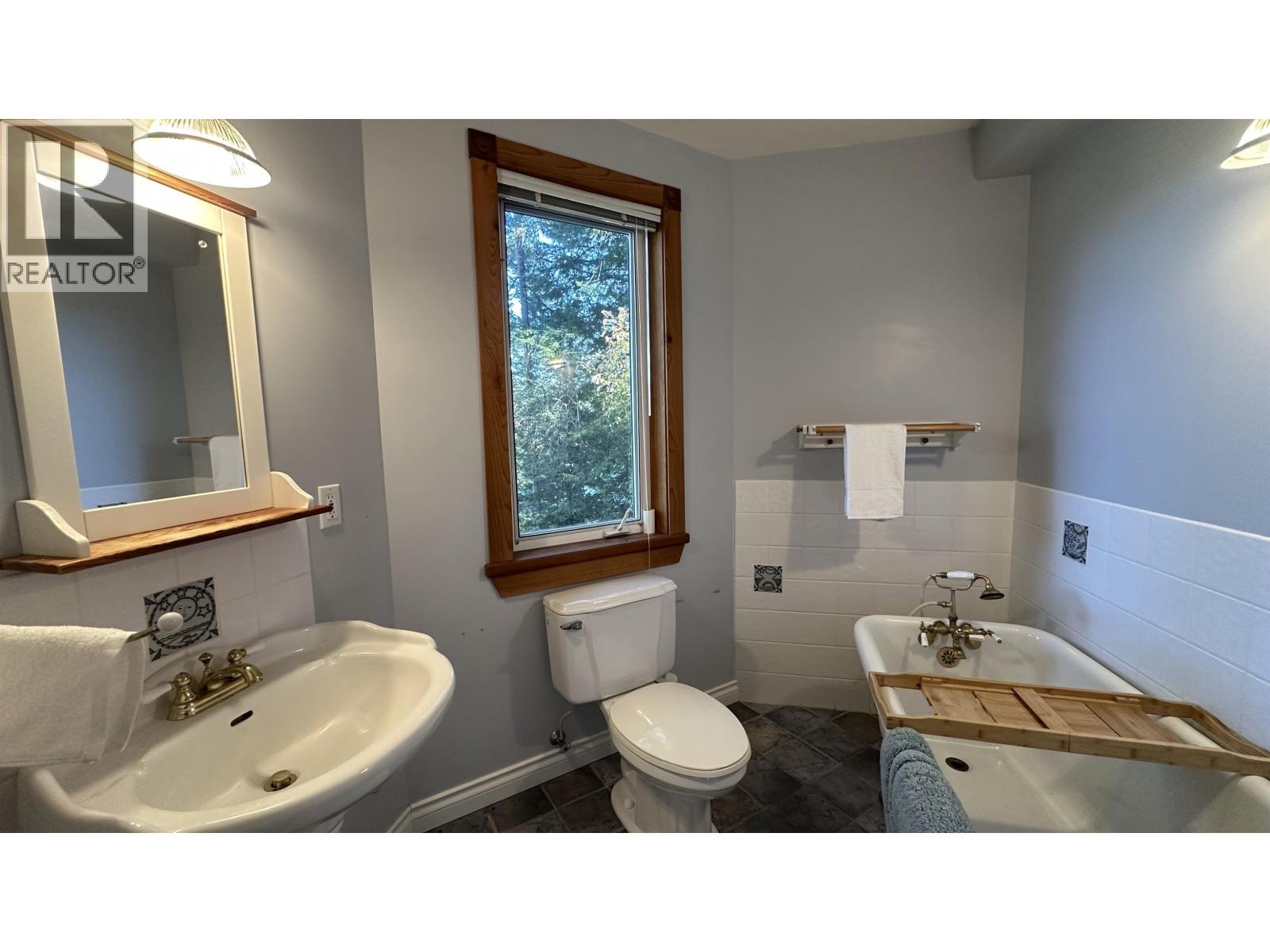 165 ONTARIO PLACE, Salt Spring Island