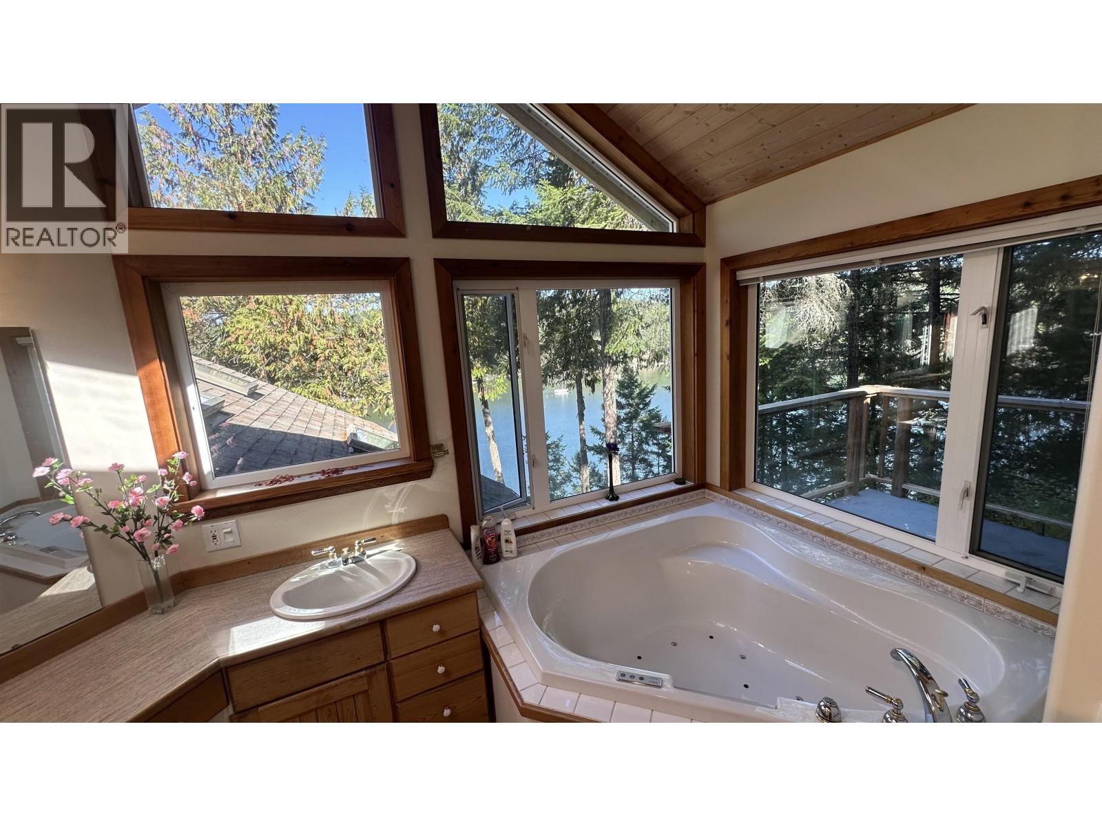 165 ONTARIO PLACE, Salt Spring Island