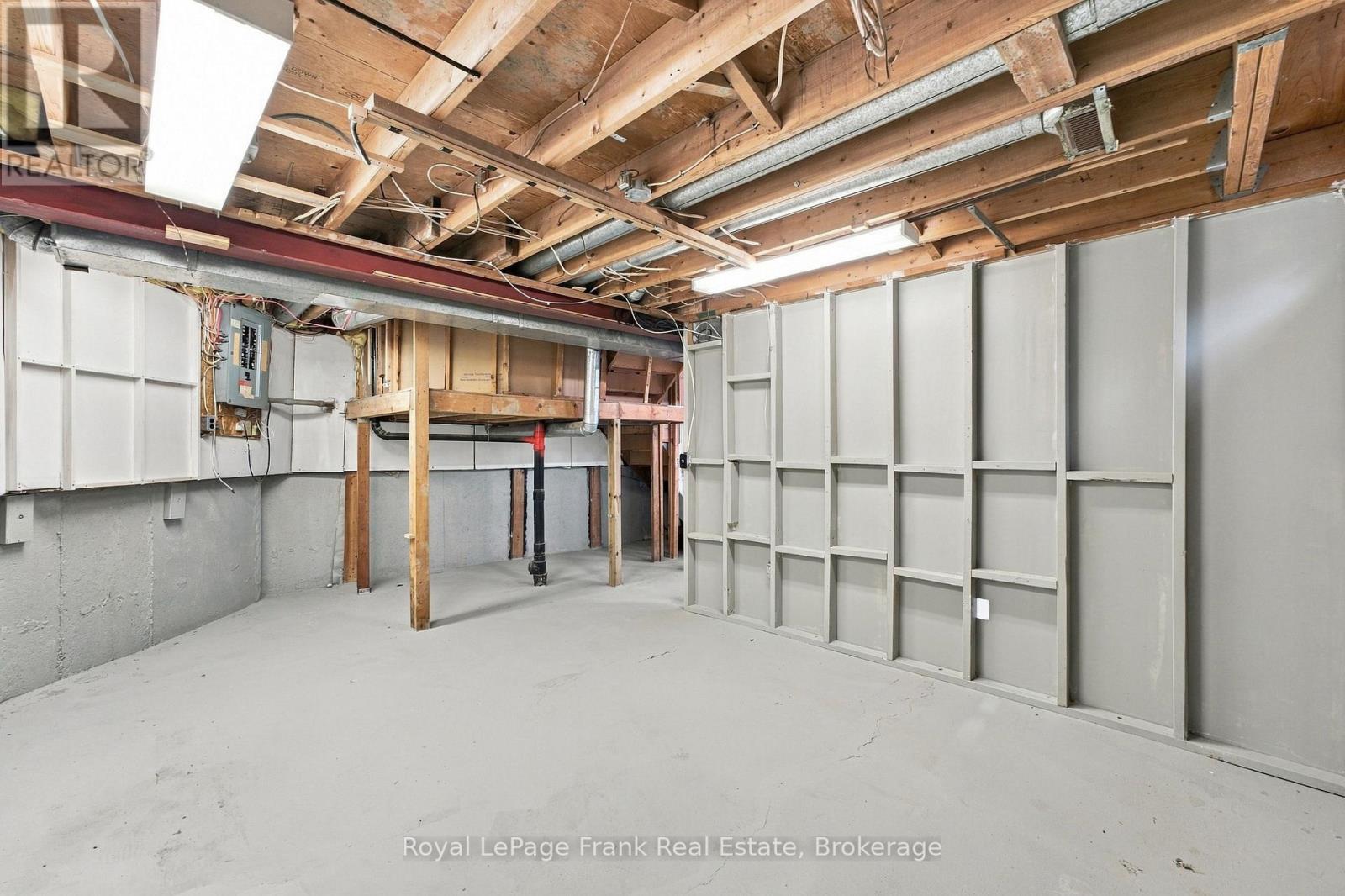 10 DELANEY DRIVE - 29