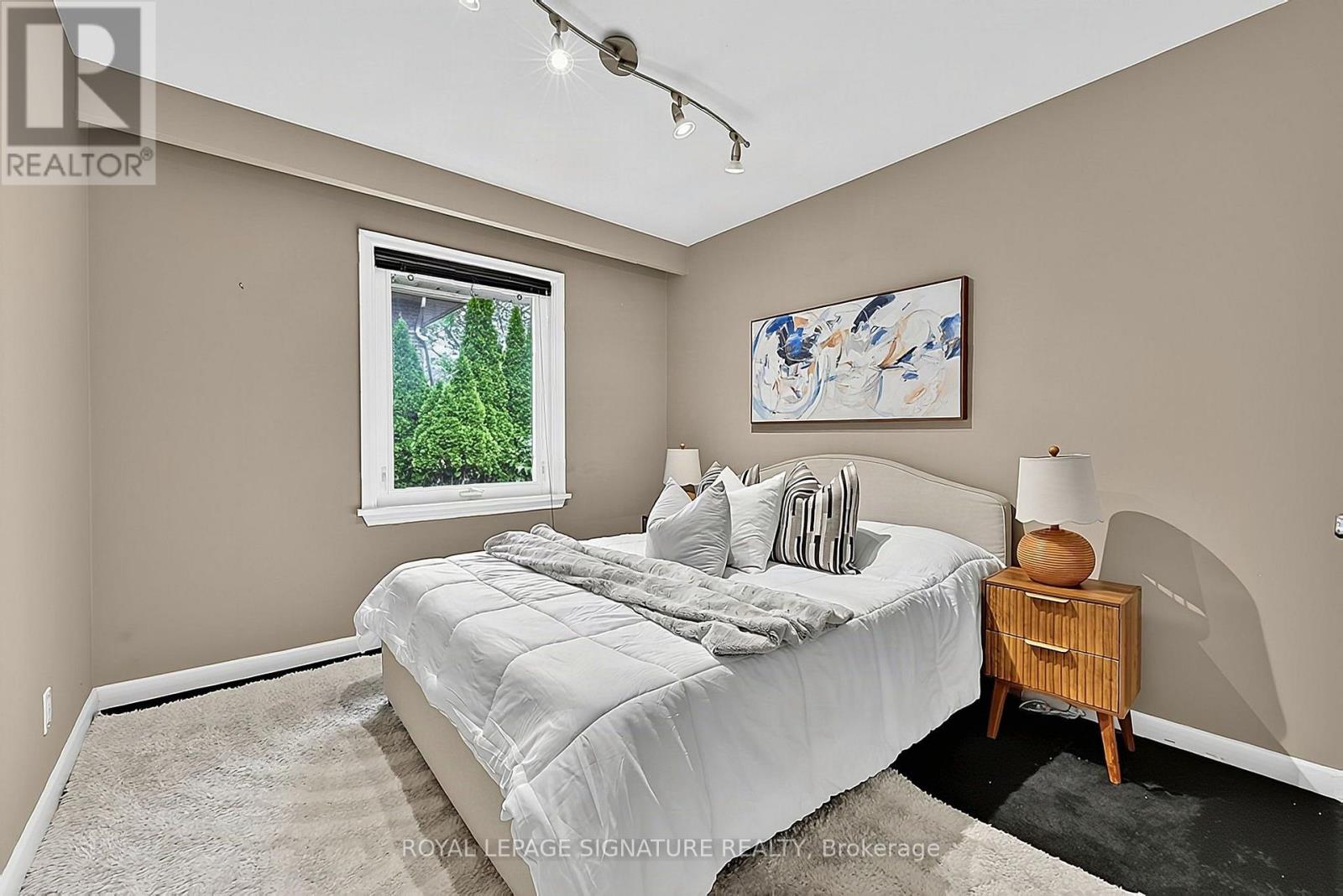 37 FINCHURST DRIVE - 23