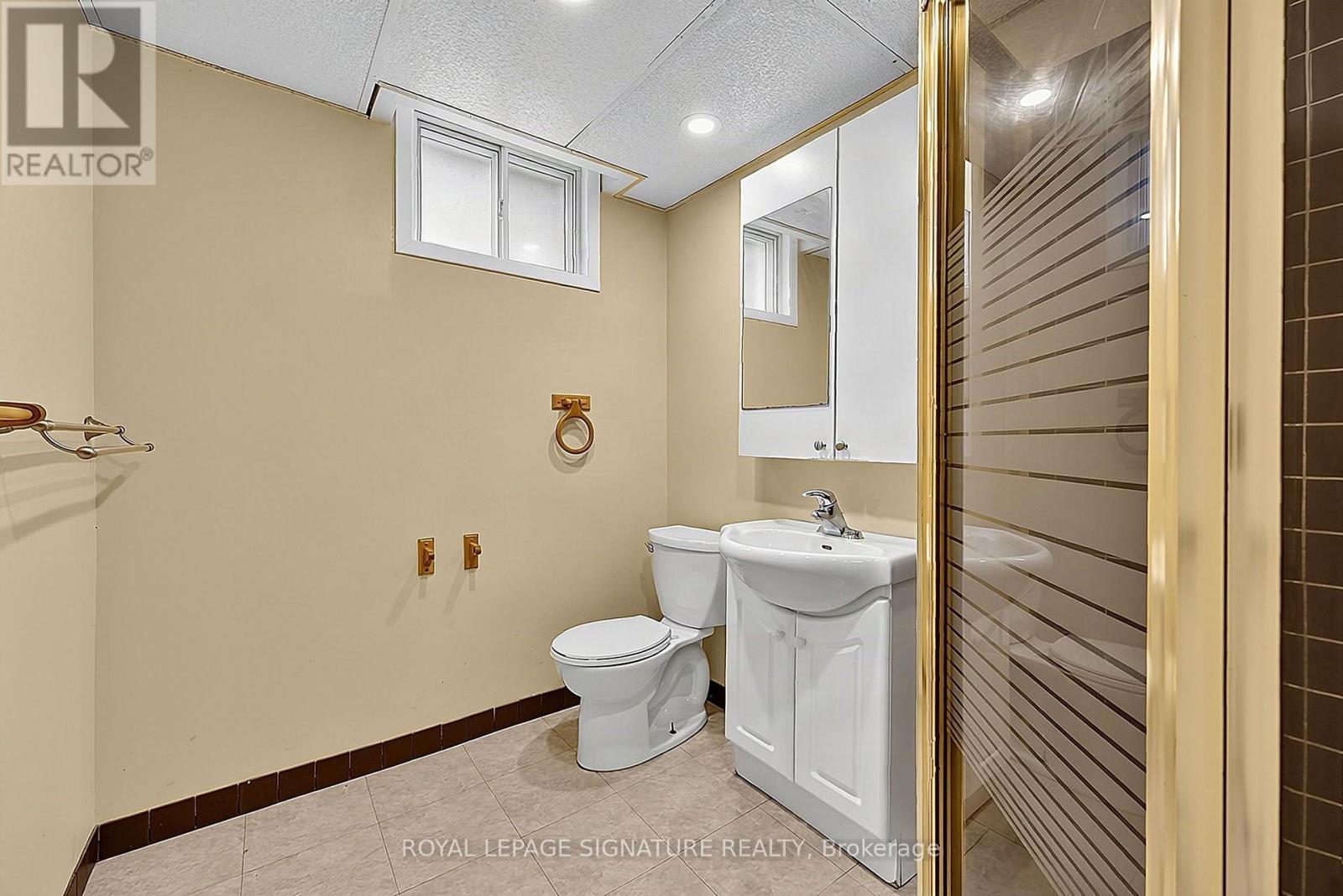 37 FINCHURST DRIVE - 35