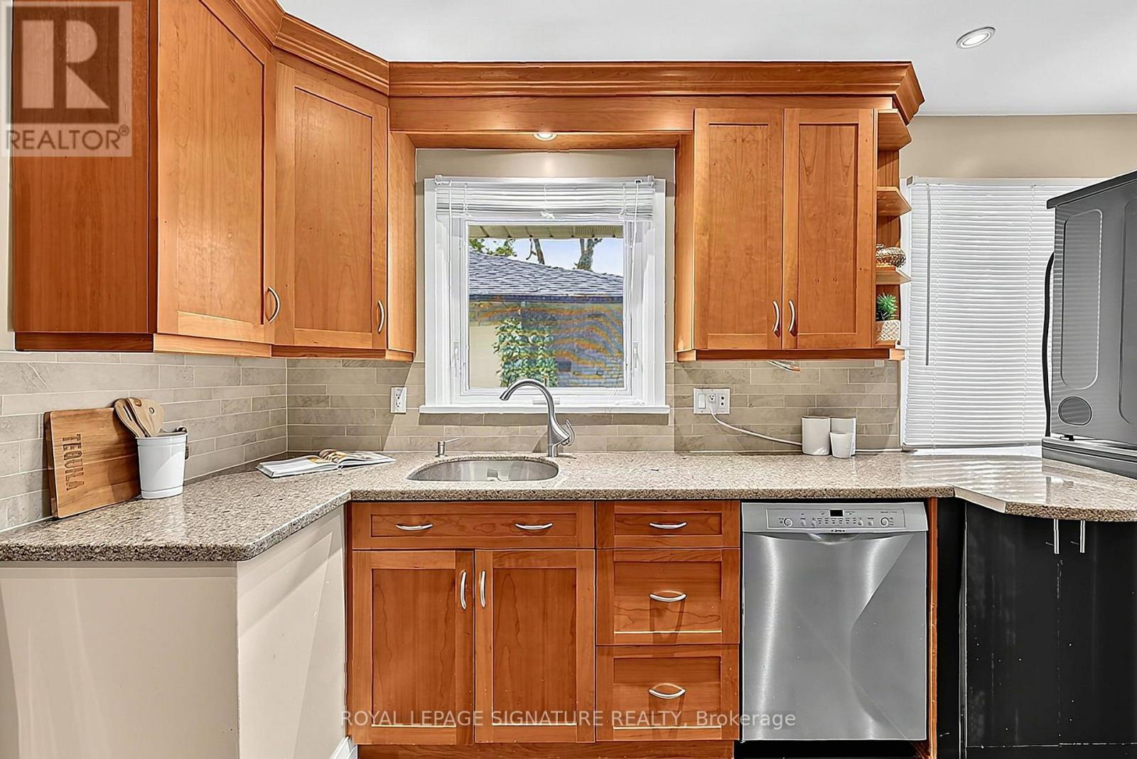 37 FINCHURST DRIVE - 7