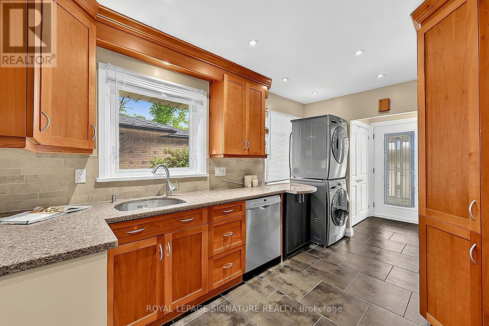 37 FINCHURST DRIVE - 8