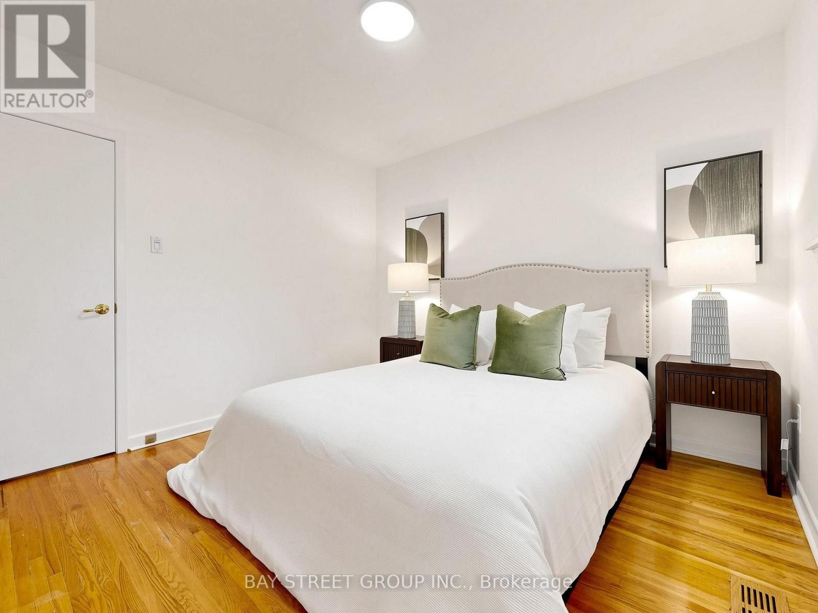 1 LESGAY CRESCENT - 21