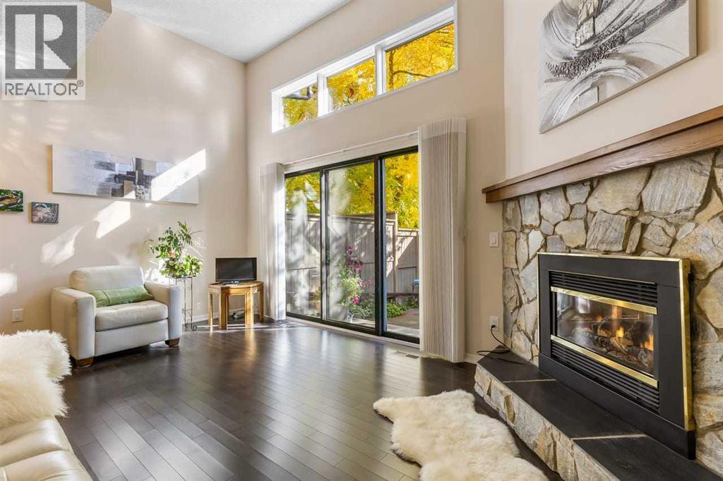 4 Glamis Gardens SW, Calgary, Alberta, T3E6S4