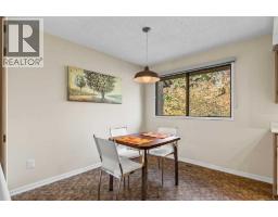 4 Glamis Gardens Sw, Calgary, AB T3E6S4 Photo 12