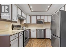 4pc Bathroom - 4 Glamis Gardens Sw, Calgary, AB T3E6S4 Photo 8