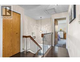 4 Glamis Gardens Sw, Calgary, AB T3E6S4 Photo 15