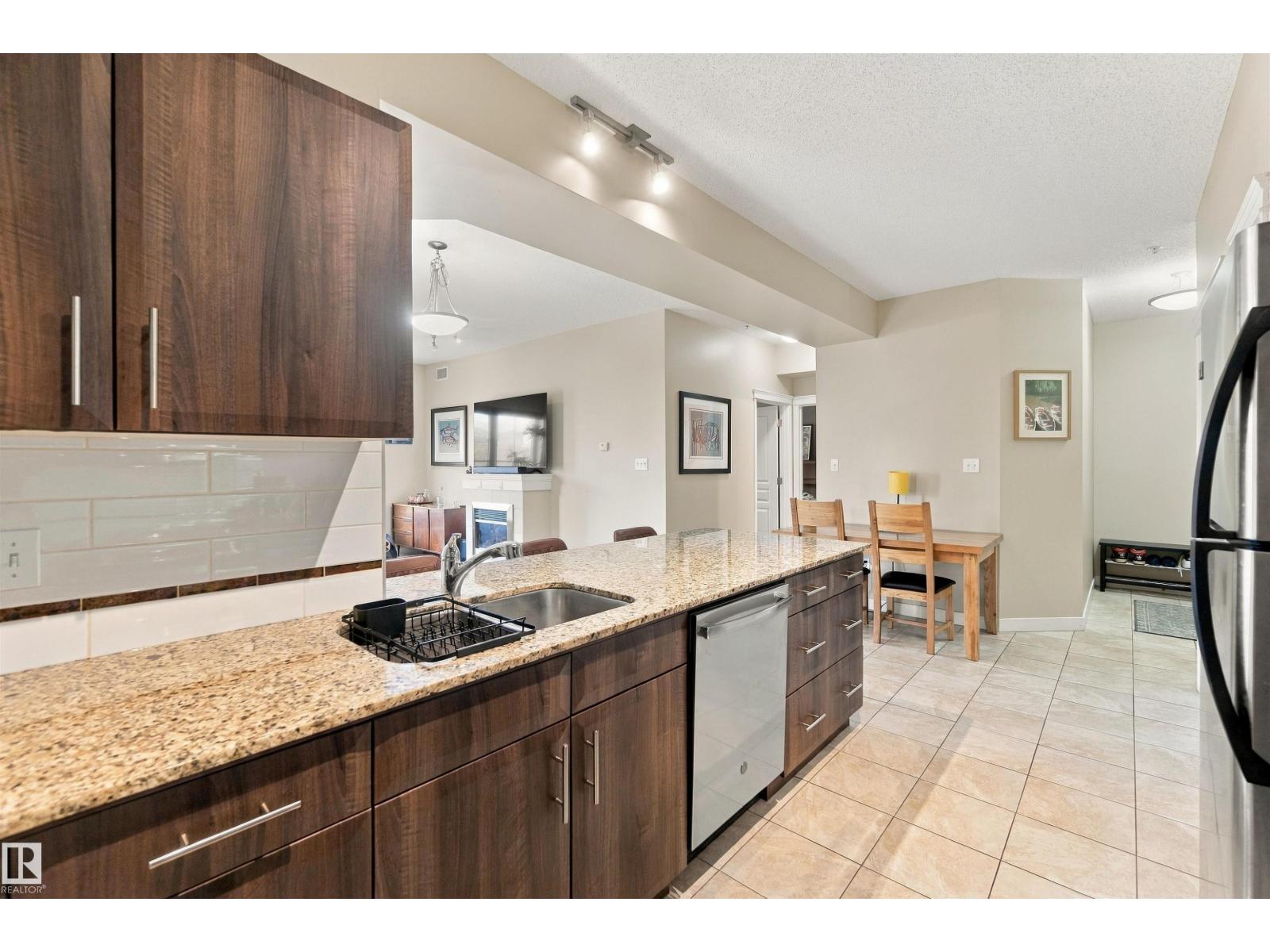 #421 10333 112 ST NW - 8