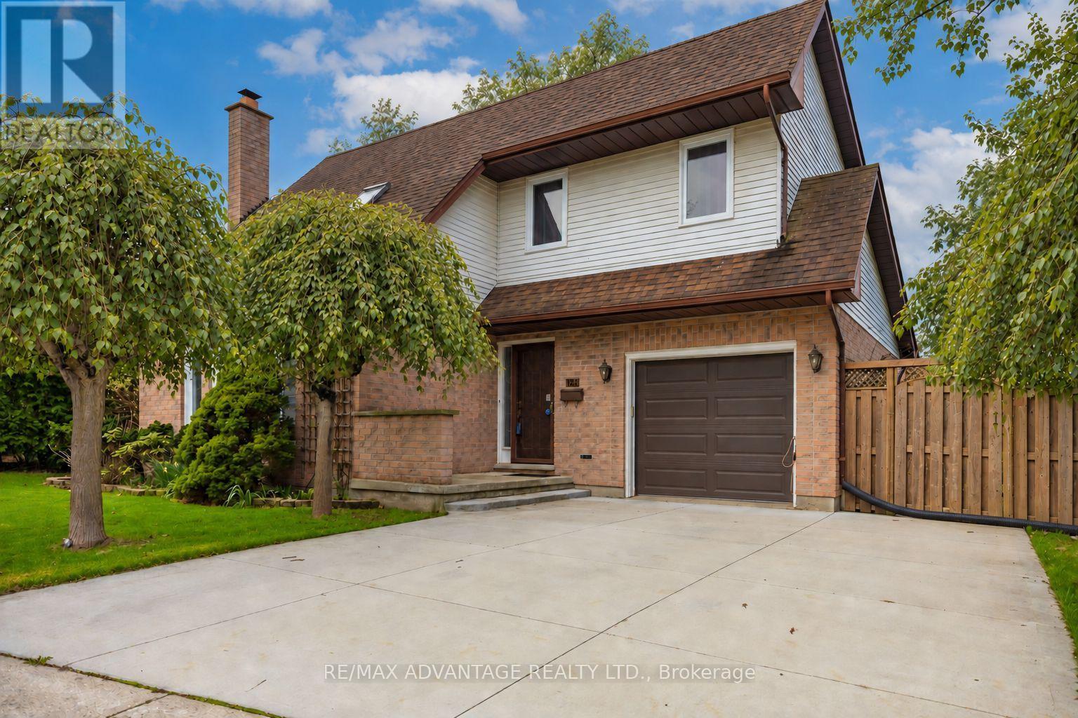 122 BARRYDALE CRESCENT - 3
