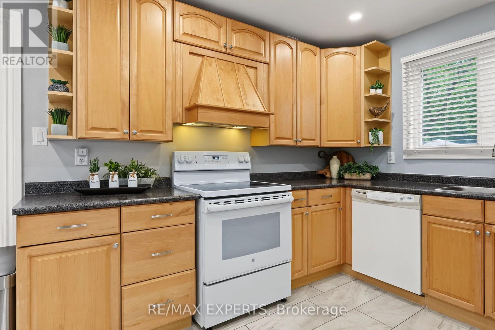 326 OAKWOOD COURT - 14