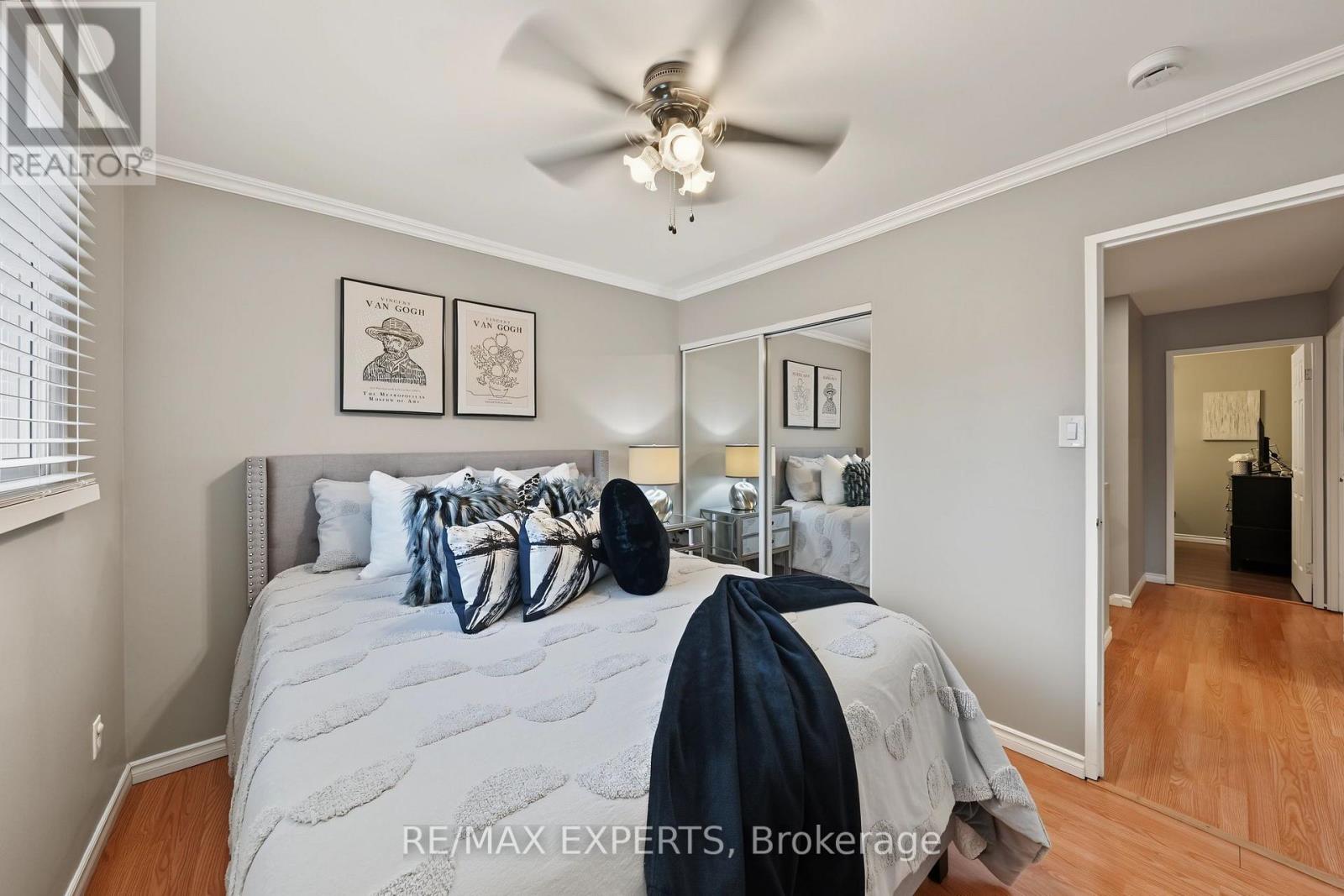 326 OAKWOOD COURT - 24