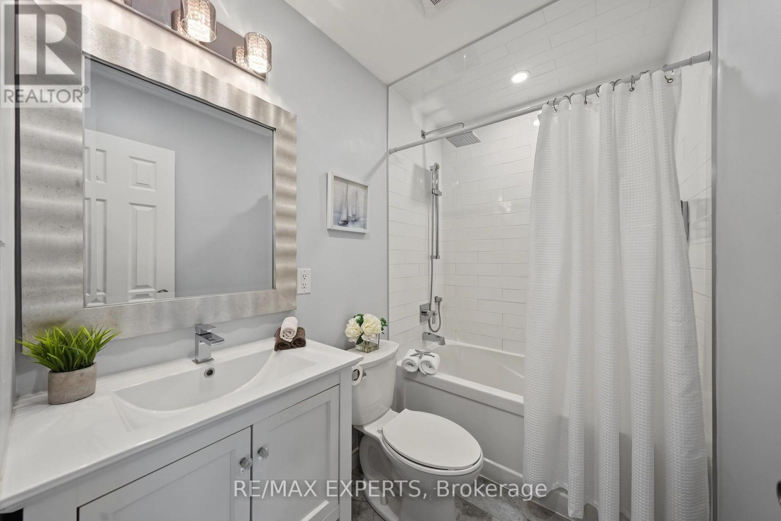 326 OAKWOOD COURT - 29