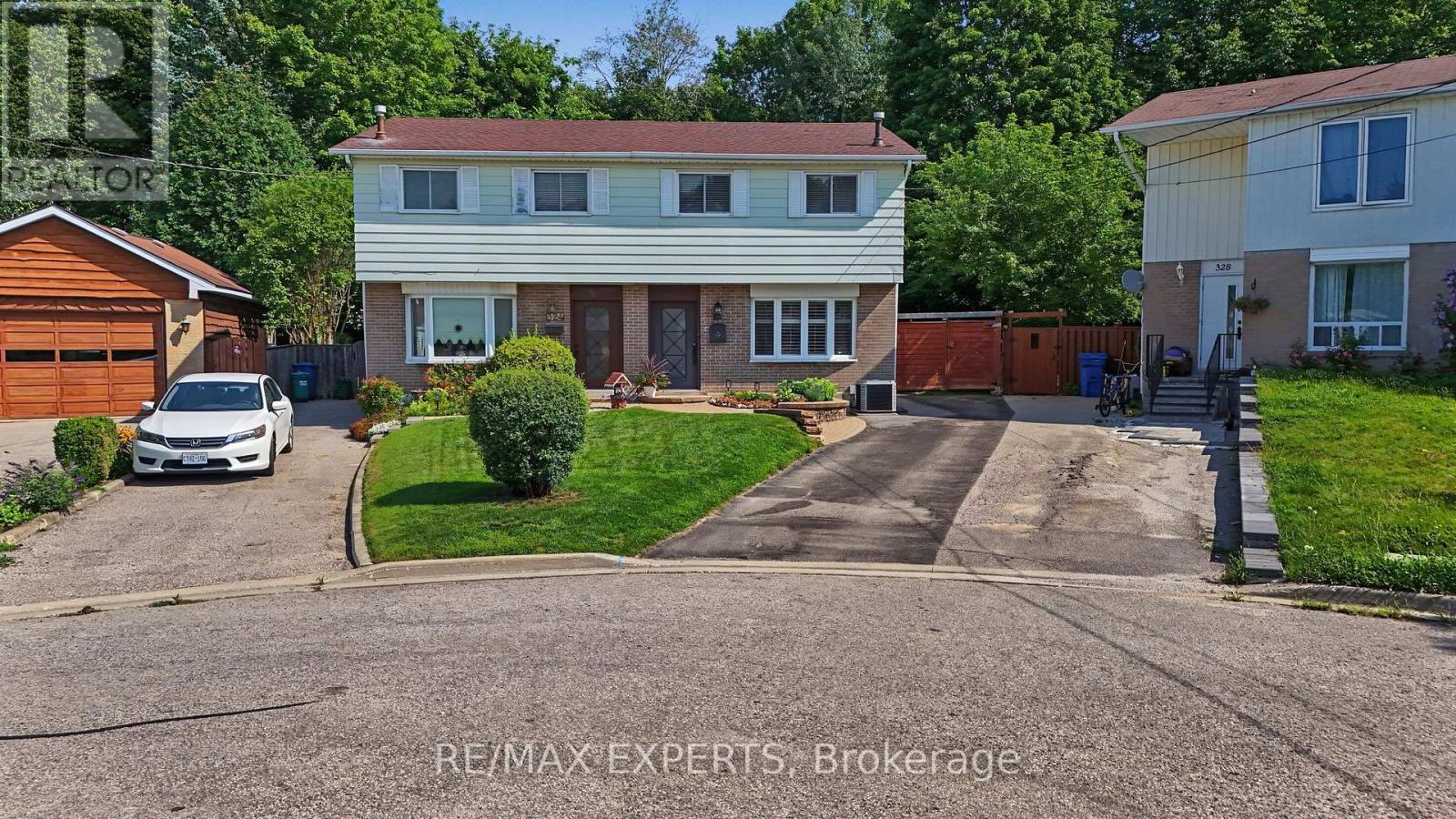 326 OAKWOOD COURT - 4