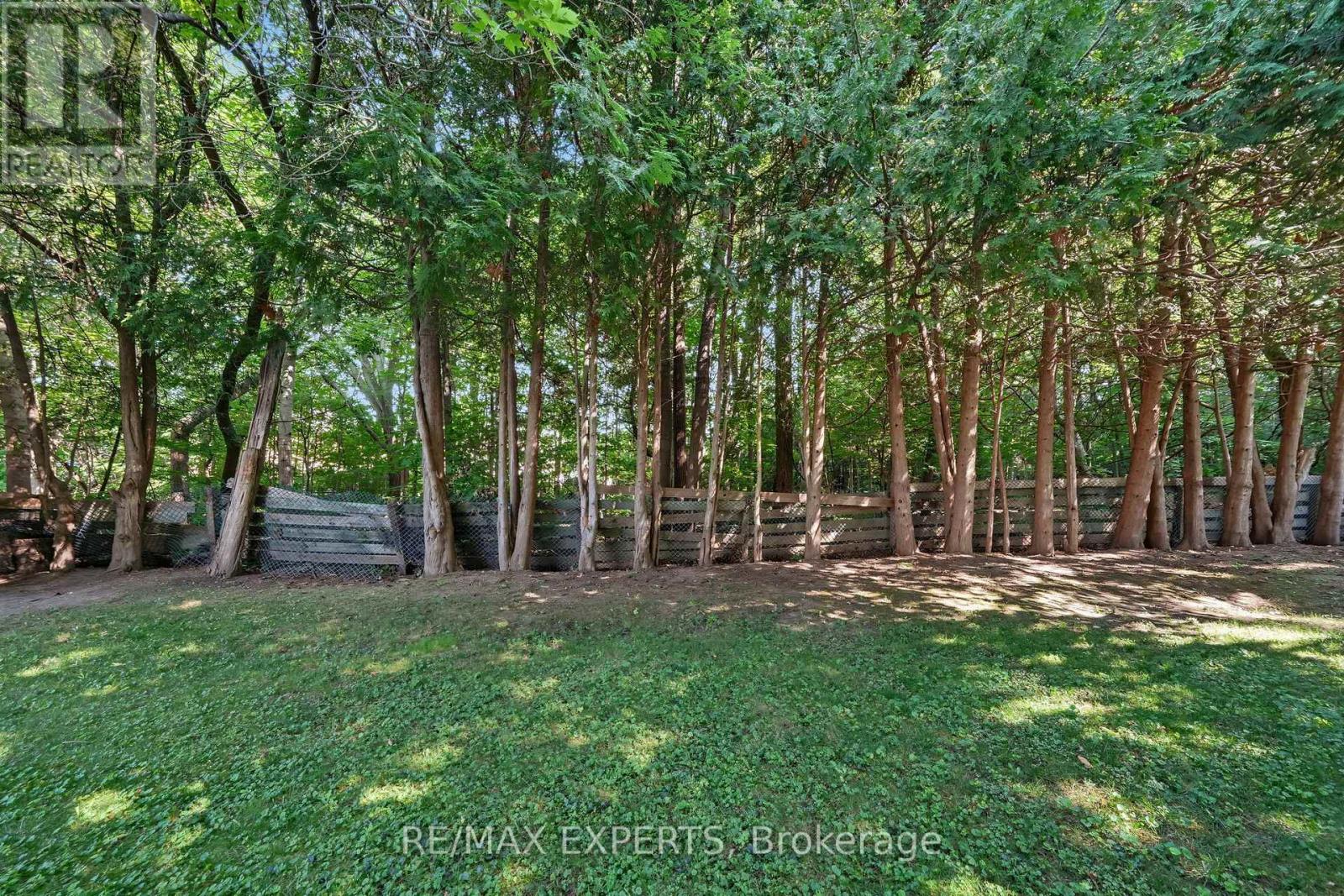 326 OAKWOOD COURT - 44