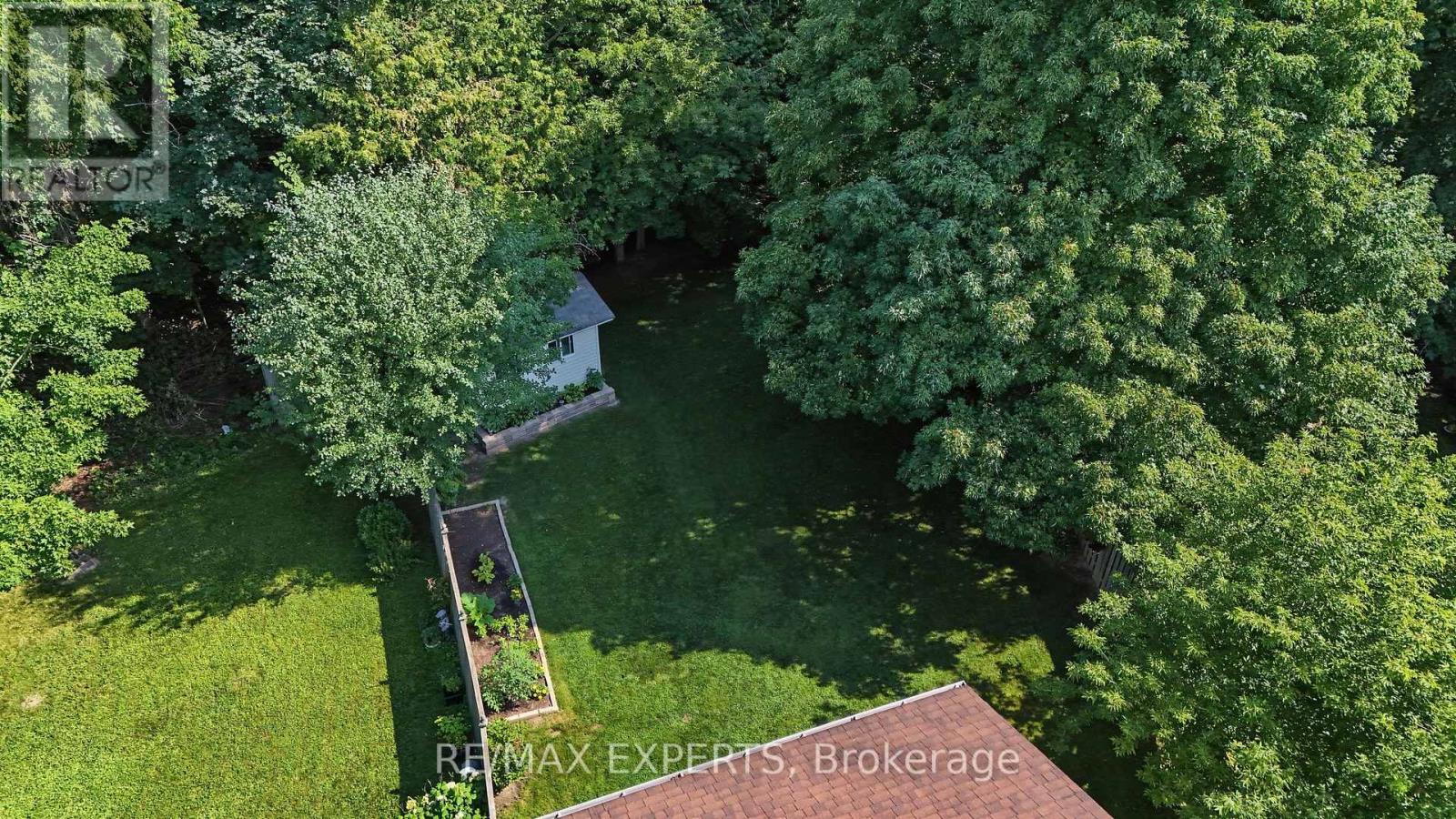 326 Oakwood Court, Newmarket, ON photo 45