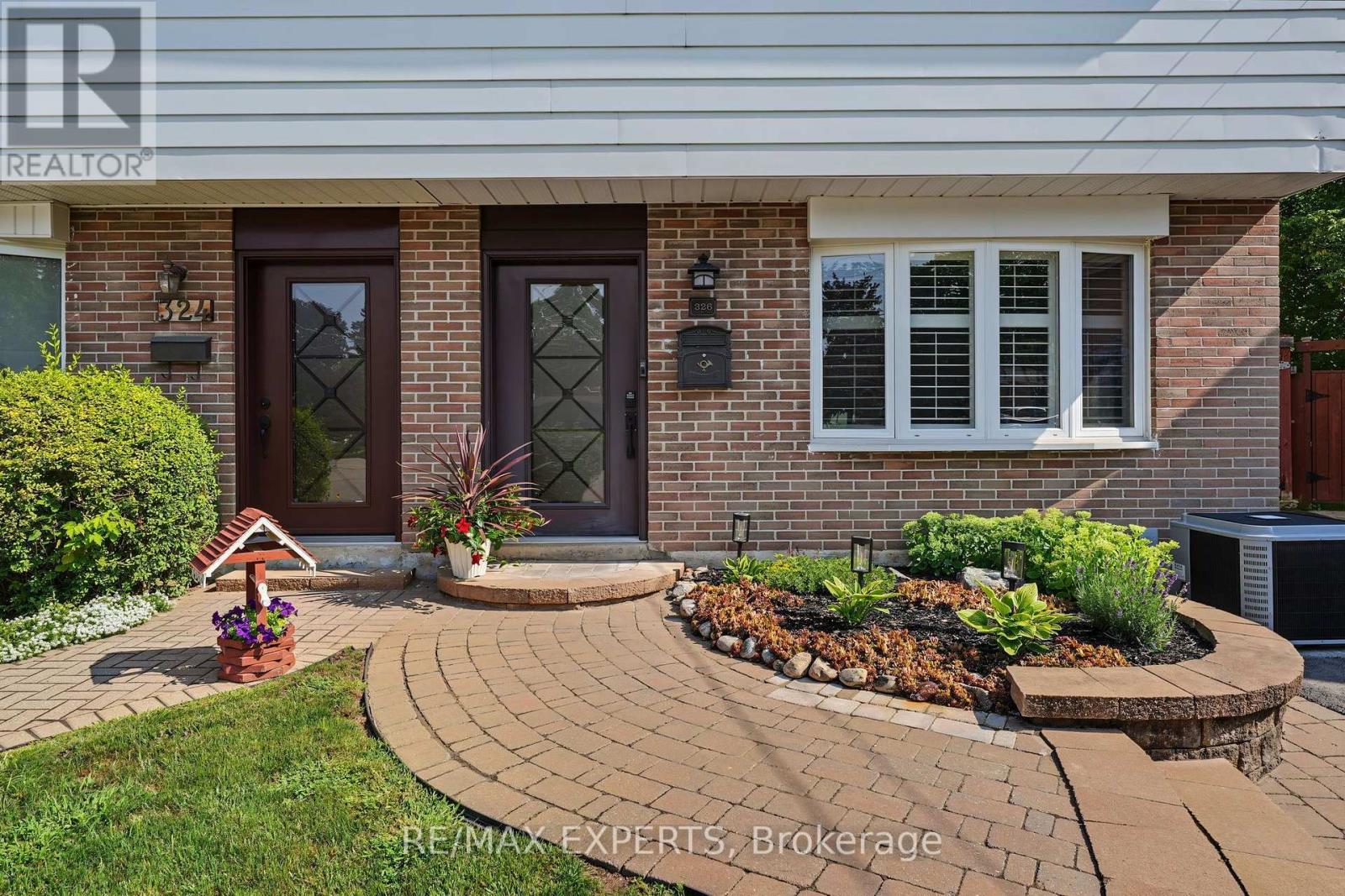 326 OAKWOOD COURT - 6
