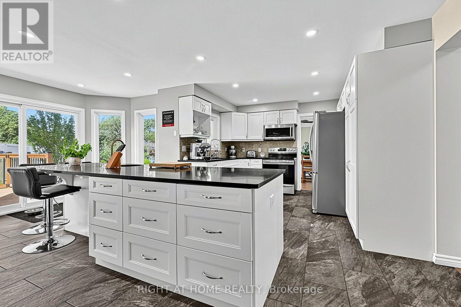 44 Edenbridge Drive, Essa photo 11