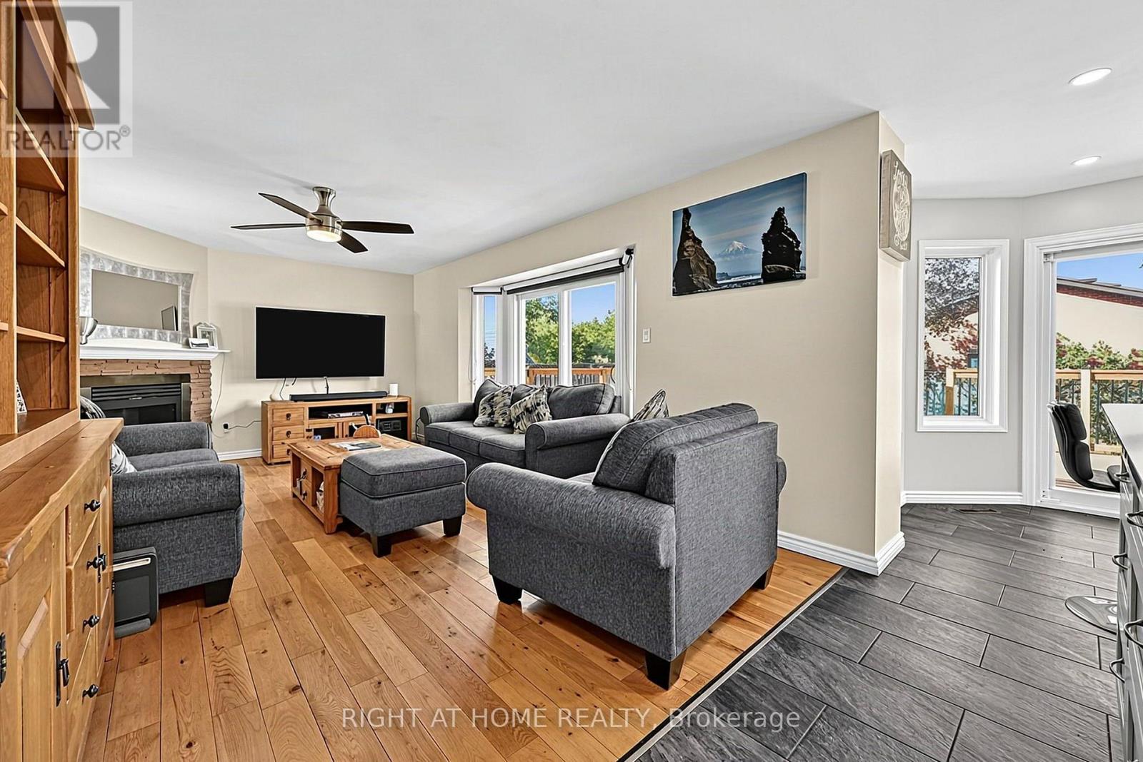 44 Edenbridge Drive, Essa photo 12