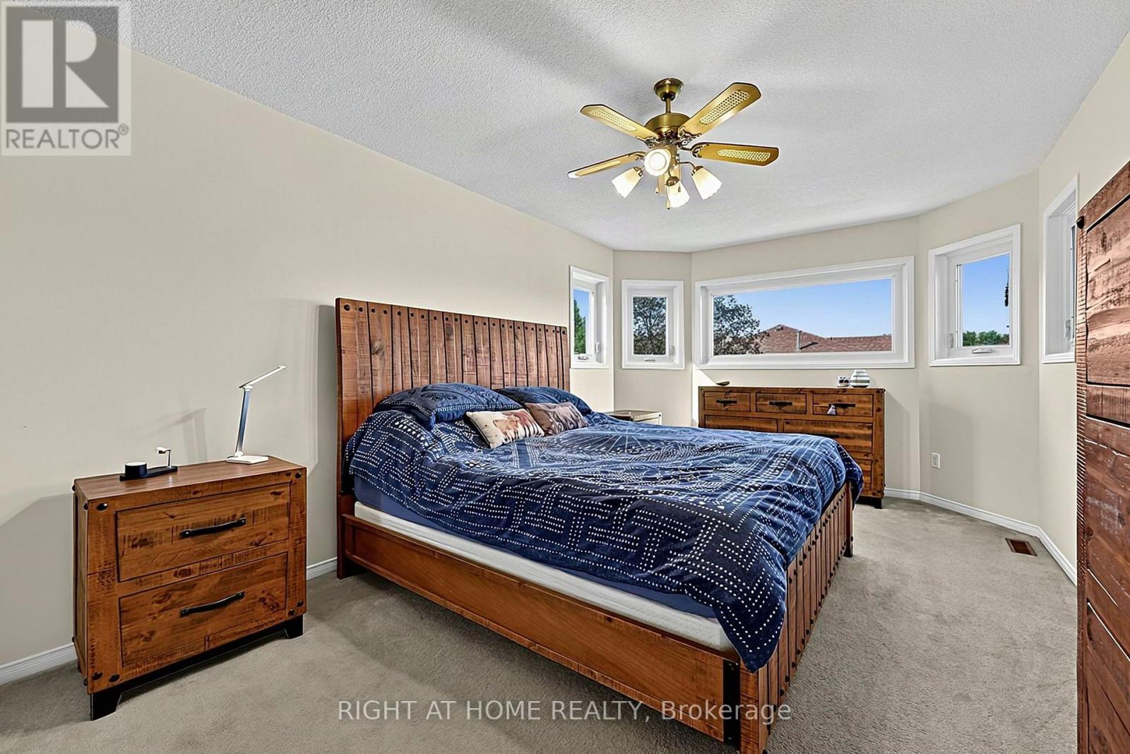 44 EDENBRIDGE DRIVE - 19