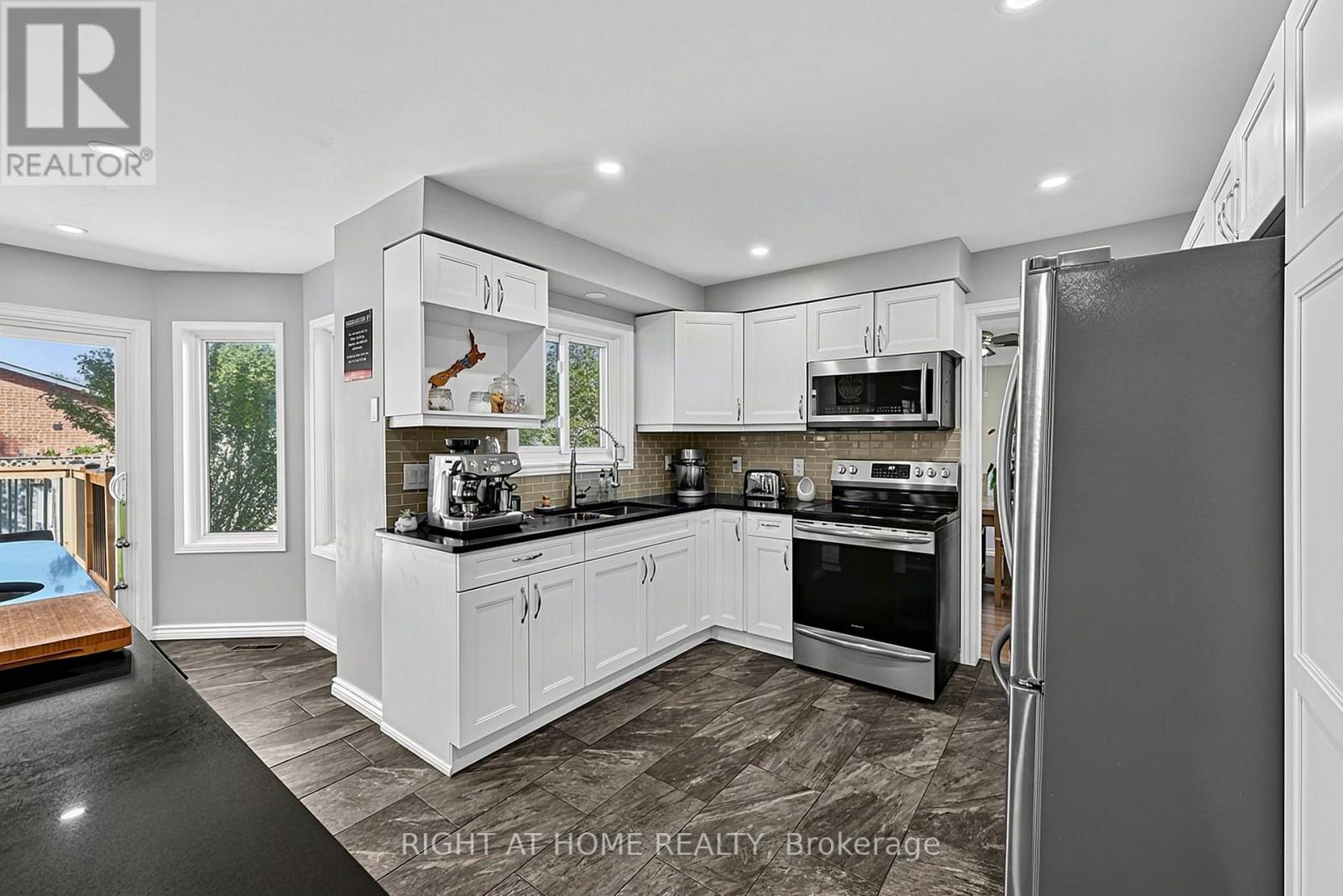 44 Edenbridge Drive, Essa photo 7