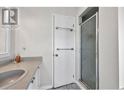 44 Edenbridge Drive, Essa, ON L0M1B3 Photo 22