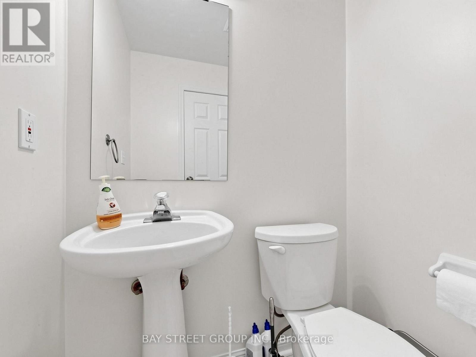 #2 4 ST MORITZ WAY - Image 25
