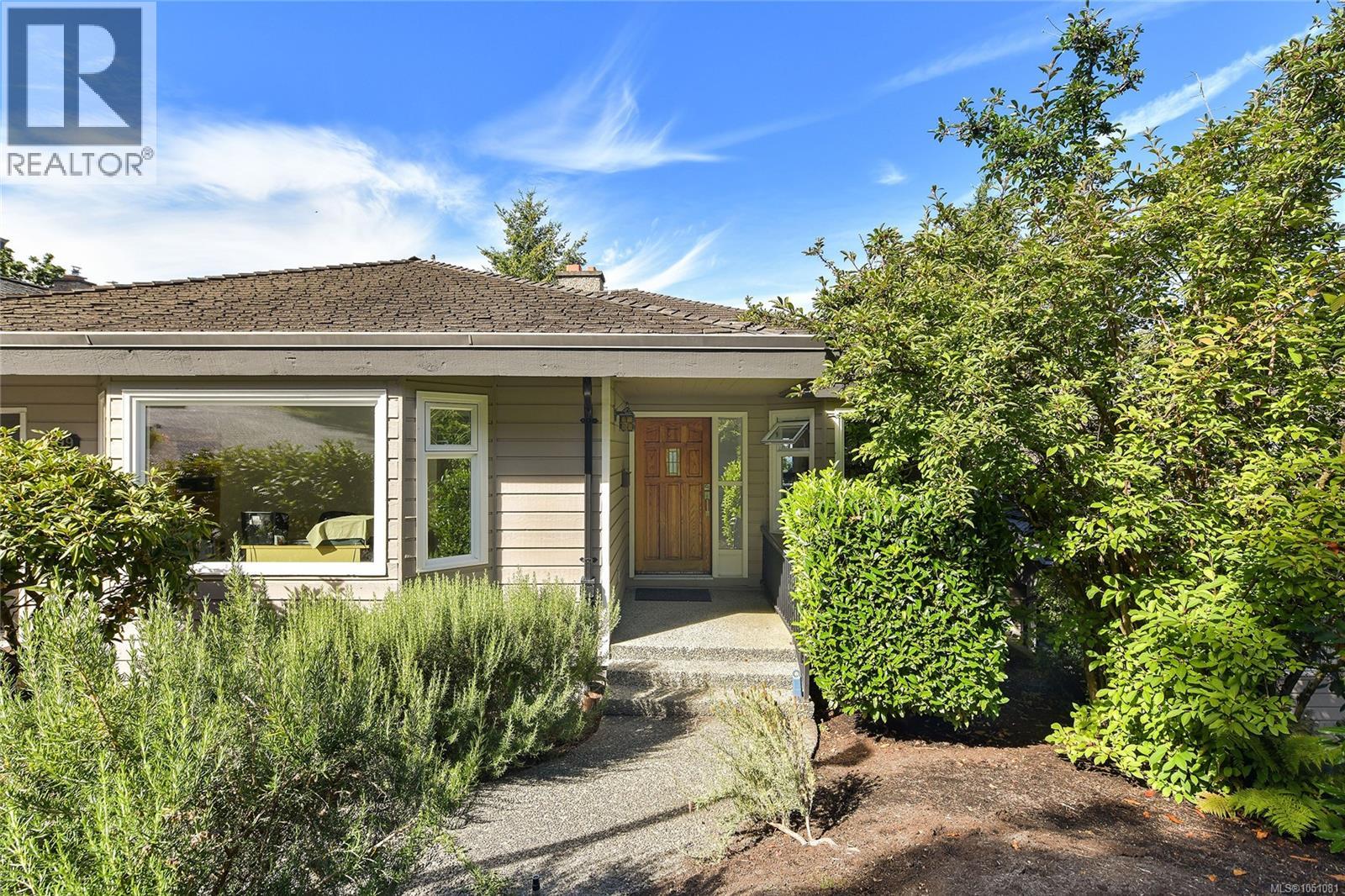 #109 2829 Arbutus Rd - Image 27