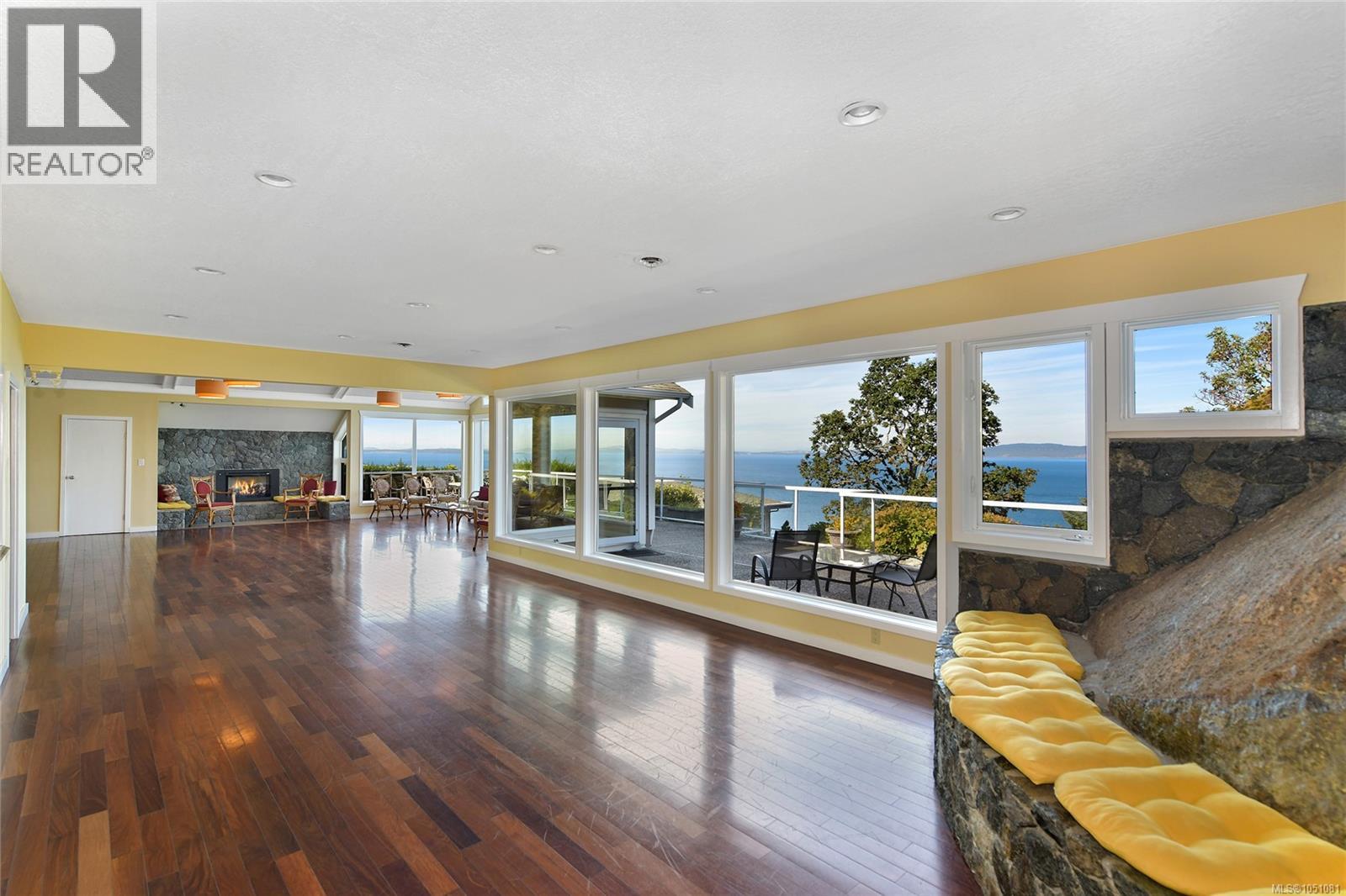 #109 2829 Arbutus Rd - Image 35