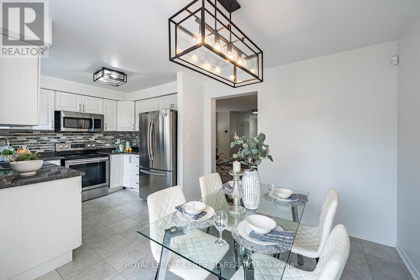 105 Howling Crescent, Ajax, ON photo 20