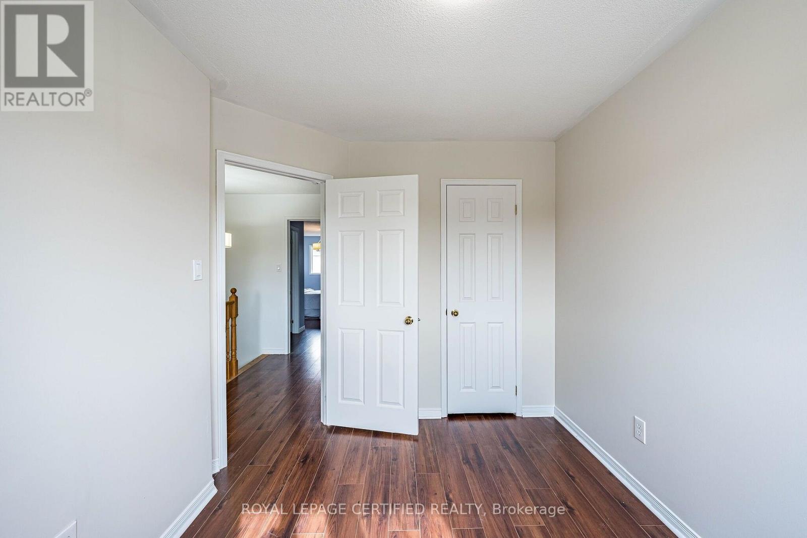105 HOWLING CRESCENT - 41
