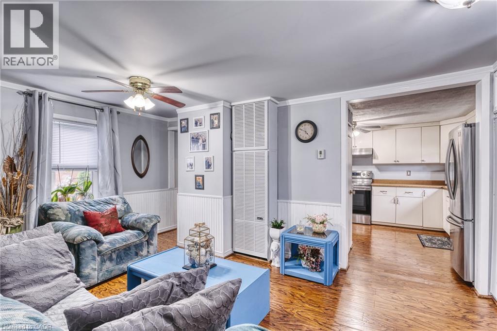 395 EDWARD Avenue N - 8